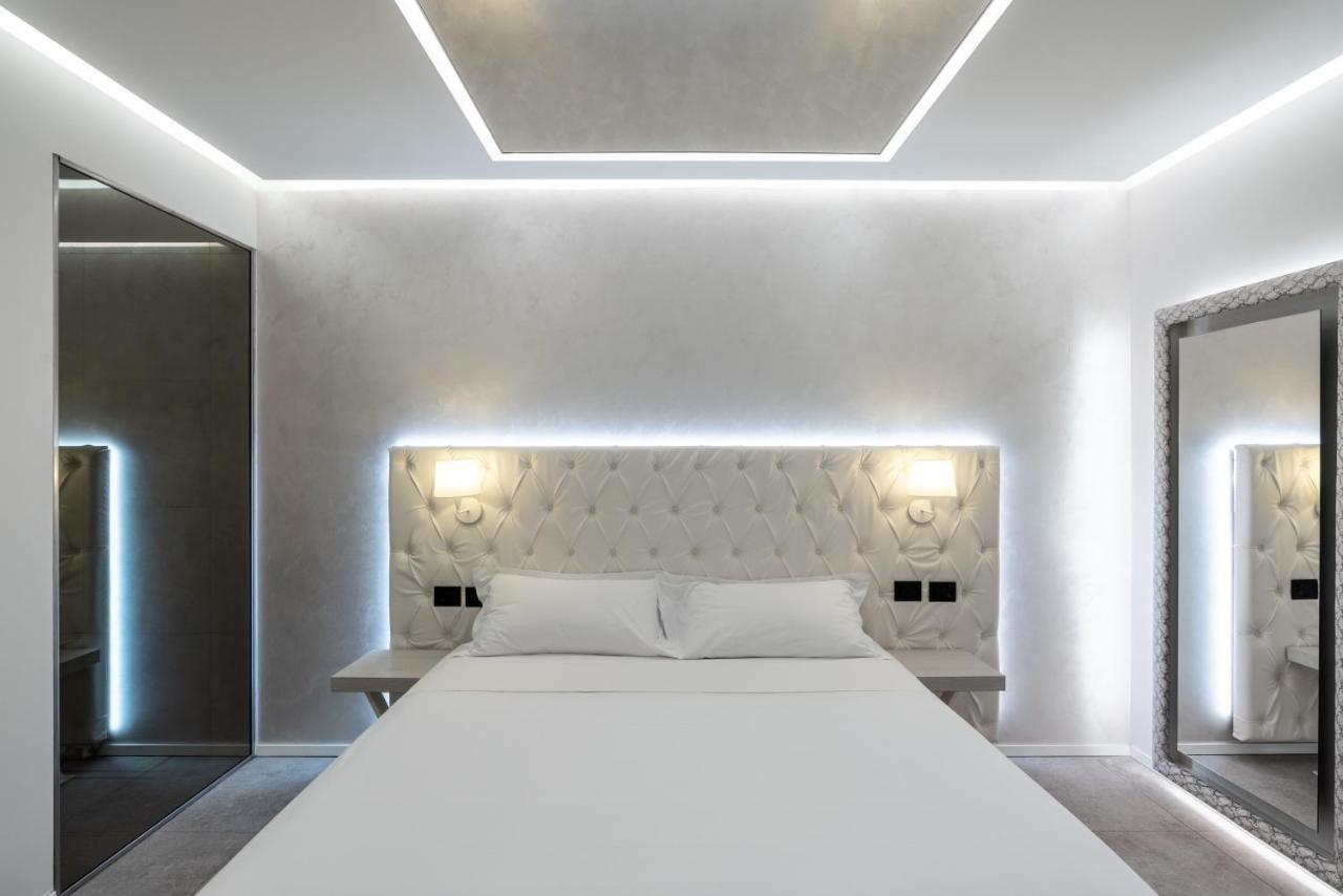 Charlie Motel 4*